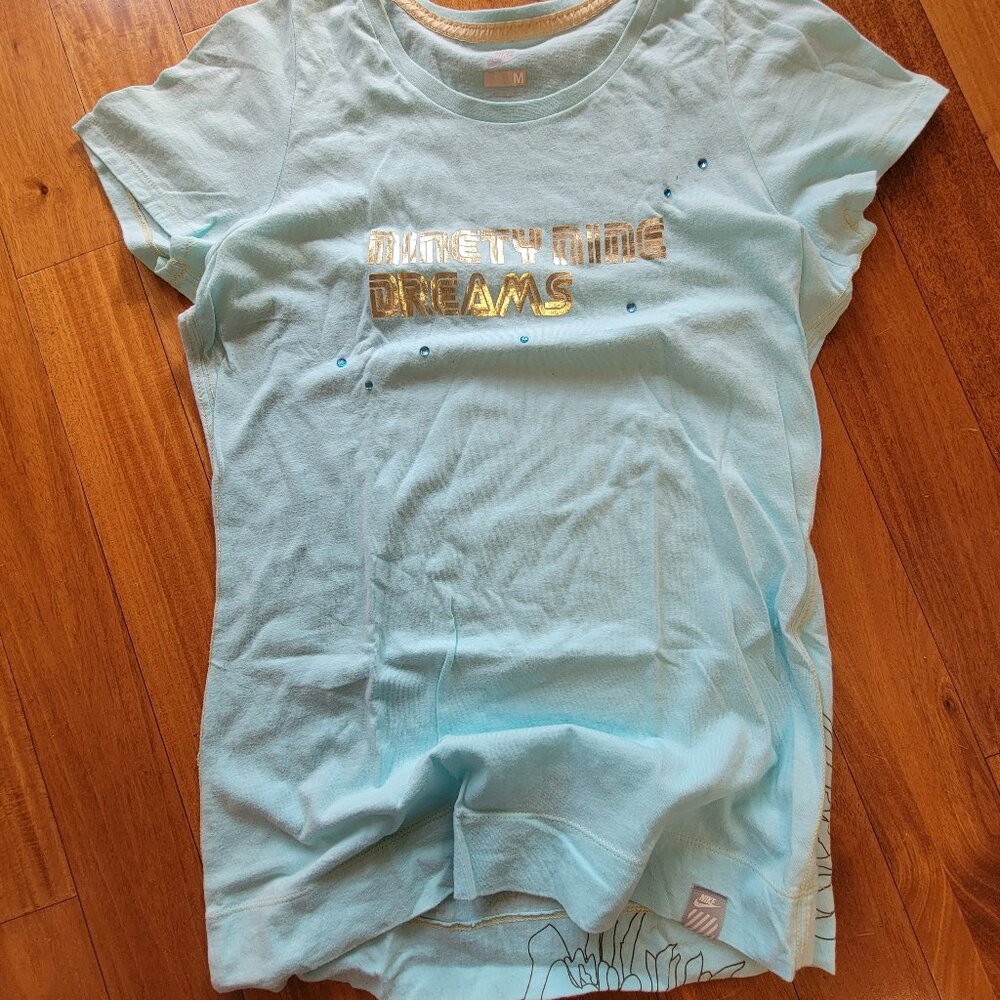 Women's Nike Tshirt M